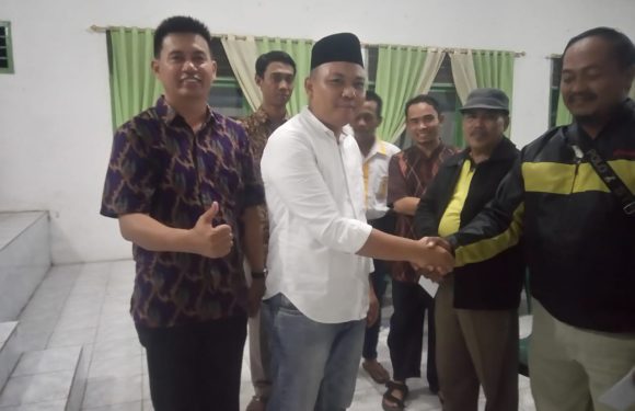 Bagikan Siltap, Dahrif Minta Pelunasan PBB Digenjot