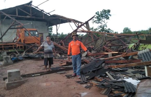Angin Puting Beliung Terjang Seputihbanyak