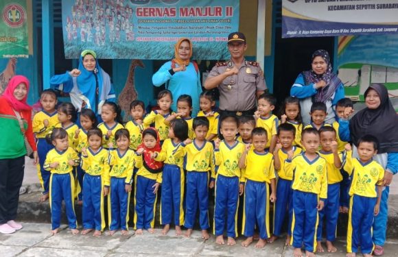Kapolsek Seputih Surabaya Sambangi Taman Kanak-Kanak
