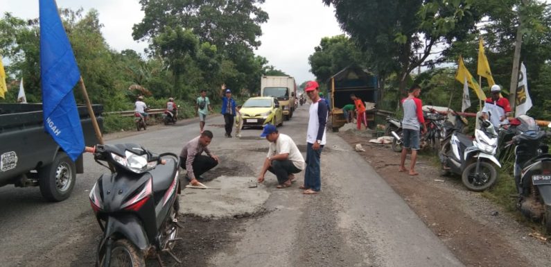 Jalintim Sumatera Km 77 Rusak dan Sering Terjadi Kecelakaan, Karang Taruna Bergerak