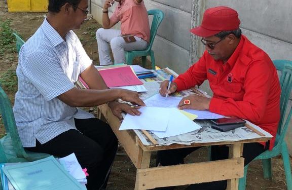 Meski di Luar Kantor, Bupati Lamteng Tetap Berikan Pelayanan
