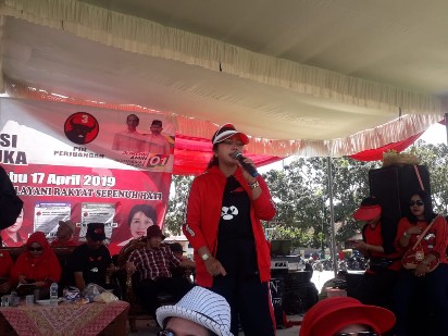 Caleg DPRD Lampung Ni Ketut Dewi Nadi, Tak Kenal Lelah Demi Masyarakat