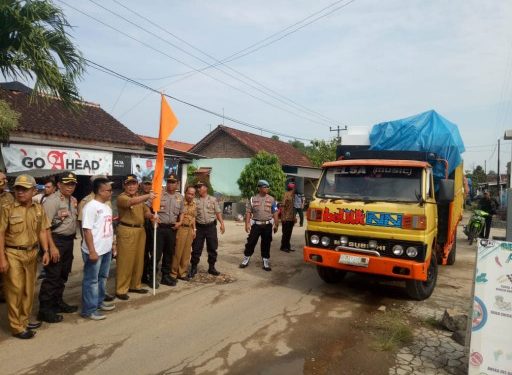 PPK Trimurjo Distribusikan Logistik Pemilu ke TPS