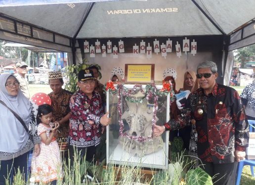Di Lapangan Kotagajah, Bupati Loekman Ajak Masyarakat Jaga Persatuan dan Kesatuan Dengan Semangat Gotongroyong