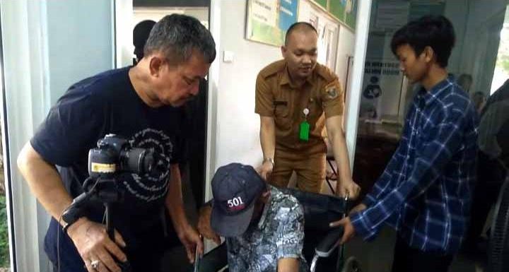 Disdukcapil Lamteng Jemput Bola bagi Warga Sakit
