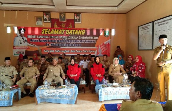 Kunker di Seputihagung, Bupati Janjikan Gaji RT dan Kadus Naik