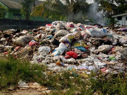 Iuran Ditarik, Sampah di Pasar Adipuro Masih Menumpuk