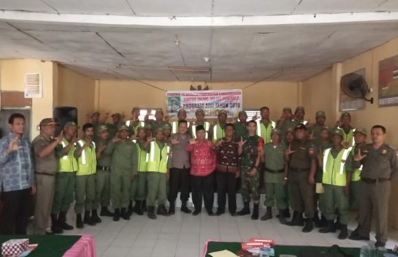 Puluhan Linmas Kampung Tanjungjaya Dapatkan Pembinaan Dari Camat