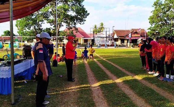 Camat Bangunrejo Buka Pertandingan Sepak Bola Meriahkan HUT RI ke-74