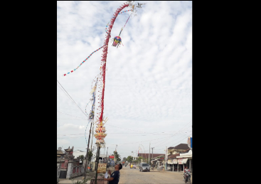 Galungan, Umat Hindu Pasang Penjor