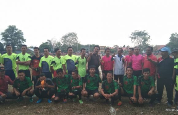 Camat Buka Turnamen Sepak Bola HUT RI ke-74