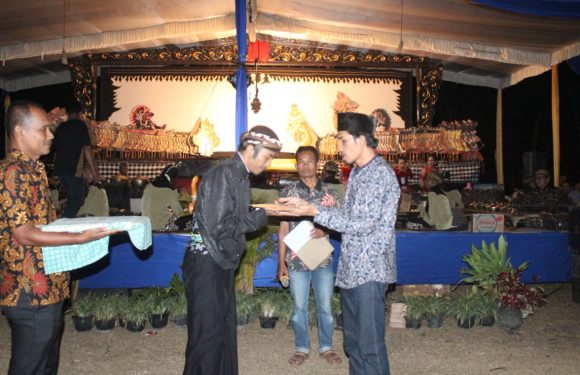 Sambut Tahun Baru Islam Kampung Gorasjaya Gelar Wayangan dan Bersolawat