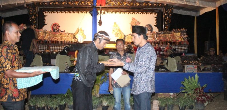 Sambut Tahun Baru Islam Kampung Gorasjaya Gelar Wayangan dan Bersolawat