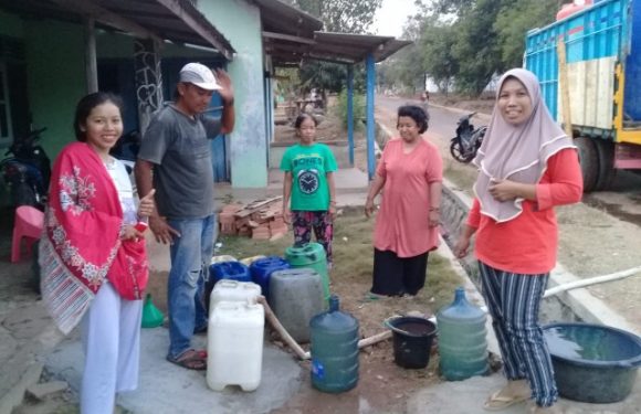 M. Ikshan Kirim 6.000 Liter Air Bersih untuk Warga Candirejo