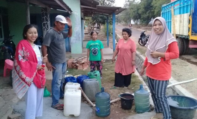 M. Ikshan Kirim 6.000 Liter Air Bersih untuk Warga Candirejo
