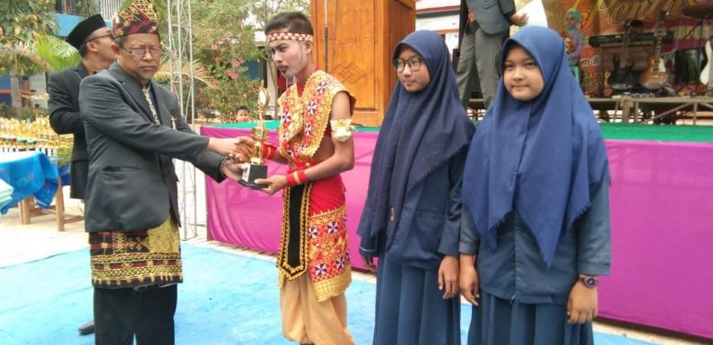 Peringati Sumpah Pemuda, SMKN 1 Seputihsurabaya Gelar Lomba Pensi