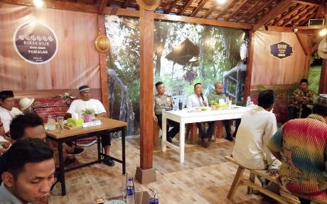 9 Calon Kakam Dua Kampung Kecamatan Terbanggibesar Ini, Adakan Pertemuan Dikebun Kredo