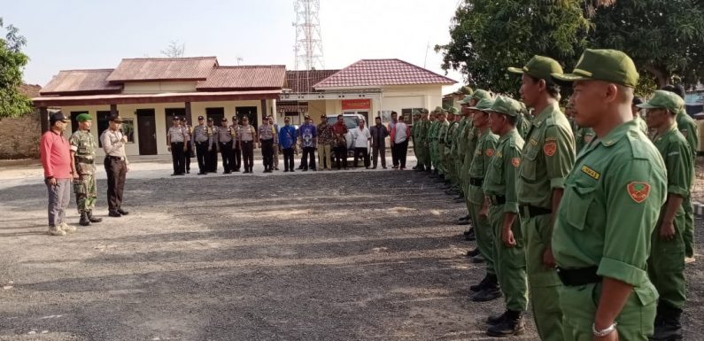 Apel Pilkakam, Kapolsek Seputihbanyak Beri Arahan Panitia dan Linmas