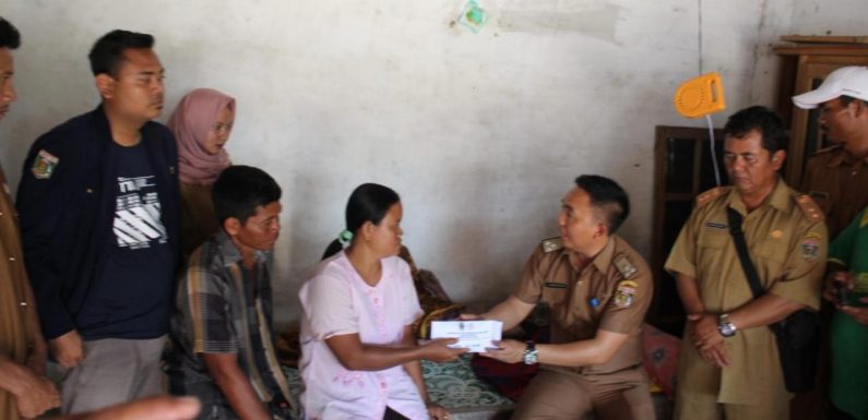 Karang Taruna dan Kampung Srikencono Sinergi, Bantu Warga Sakit dan Kurang Mampu