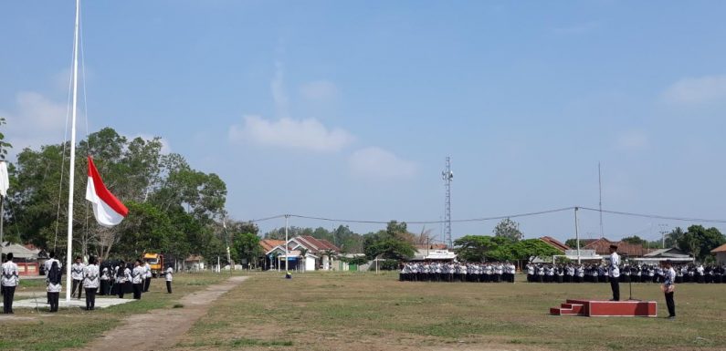 Kecamatan Rumbia Gelar Upacara Peringatan HUT PGRI ke-74 dan Hari Guru Nasional