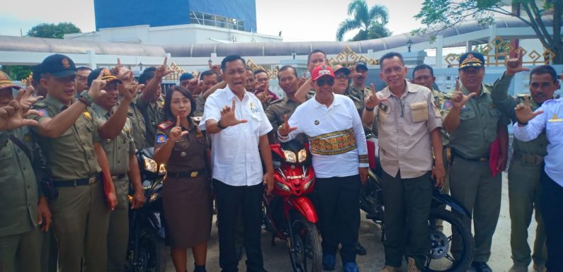 Bupati Serahkan 28 Unit Sepeda Motor untuk Kasi Pol PP