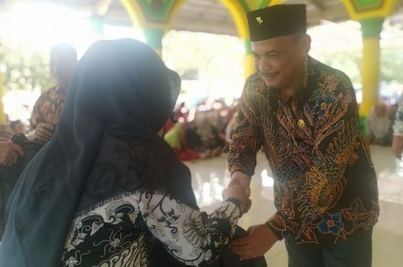 Ketua DPRD Lampung Tengah, Beri Reward Siswa Berprestasi