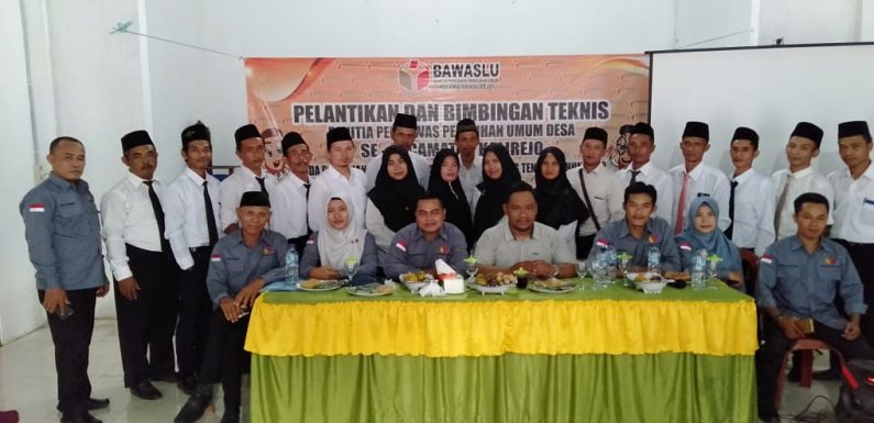 Panwaslucam Kalirejo  Lantik 17 Panwaslu Desa