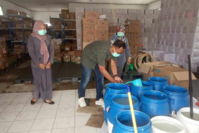 Pastikan Distribusi APD Lancar, Ketua Komisi IV   Datangi Gudang Logistik Dinkes Lamteng