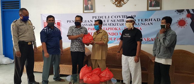 Peduli Covid-19, PT Florindo Makmur Rumbia Bagikan 825 Paket Sembako