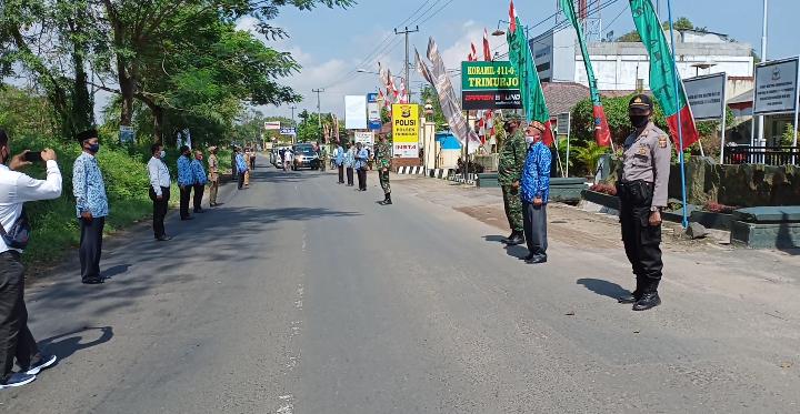 Peringati Detik-Detik Proklamasi, Forkopincam Trimurjo Turun ke Jalan Raya
