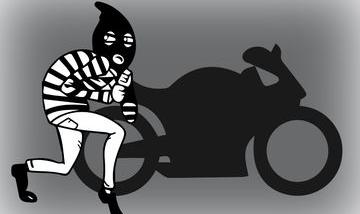 Takut Ketahuan, Motor Curian Ditinggal di Halaman Masjid