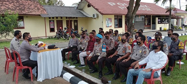 Tindak Lanjuti Arahan Kapolres Lamteng, Kapolsek Punggur Gelar Coffee Morning Bersama Anggota
