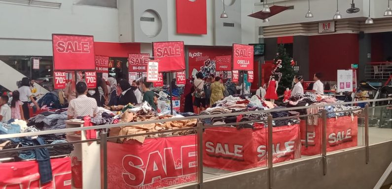 Warga Lamteng Buru Diskon Spektakuler Nataru di Chandra Bandarjaya