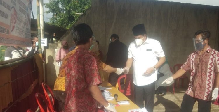 Nyoblos di TPS 023 Yukum Jaya, Musa Ahmad ; Semoga Pilkada Lahirkan Pemimpin Yang Terbaik