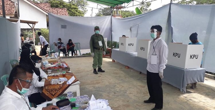 Pencoblosan di TPS 08 Lancar di Kampung Pajarmataram