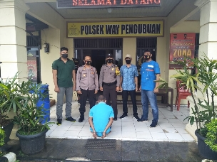 Pasal Hutang, Hj Ditangkap Polsek Waypengubuan