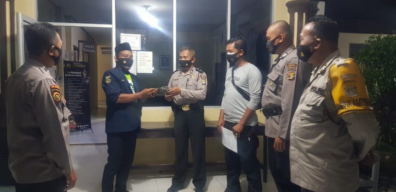 Polsek Rumbia Terima Penyerahan Senpi Rakitan dari Warga
