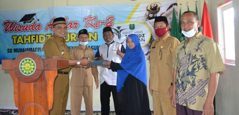 Disdikbud Lamteng Apresiasi Sekolah Pencetak Generasi Qurani, Sampaikan Bantuan dari Bupati
