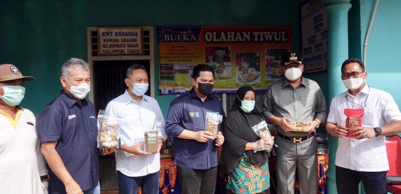 Menteri BUMN Erick Thohir Kunjungi Lokasi Produksi Tiwul dan Tempe di Kecamatan Bumiratunuban