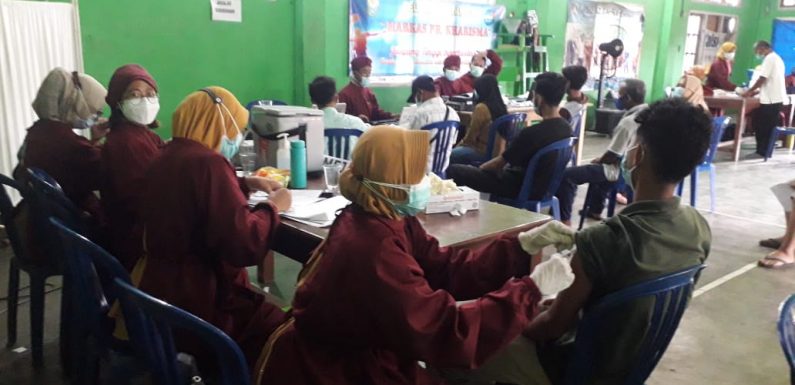 Warga Kampung Kalirejo Terima Pemberian Vaksin Covid-19