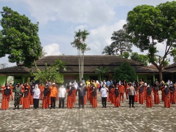 Bupati Musa Ahmad Tinjau Vaksinasi Pelajar di SMAN 1 Gunungsugih