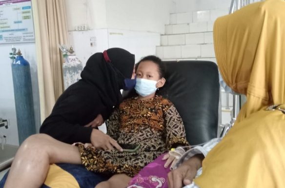Alami Pembengkakan di Lutut Kanan, Bocah 10 Tahun di Kotagajah Ini Butuh Uluran Tangan