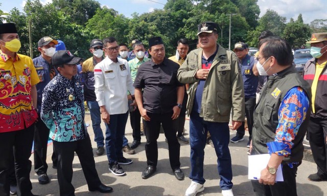 Bupati Musa Tinjau Lokasi Banjir dan Jembatan Putus di Buyutilir