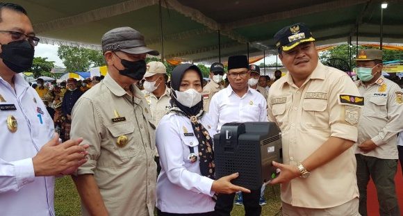 Bupati Lamteng Musa: Cetak KTP Cukup di Kantor Kecamatan