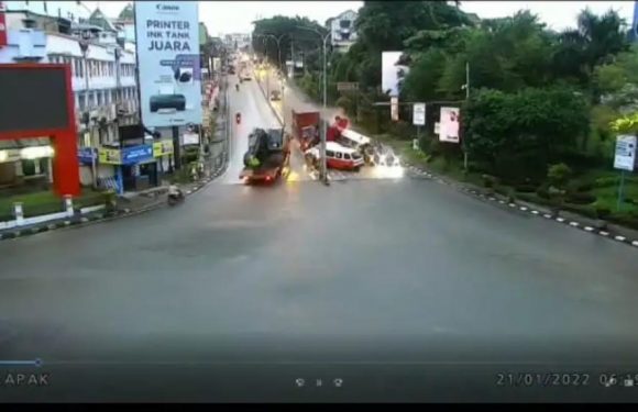 Innalillahi, Truk Kontainer Seruduk Puluhan Pengendara di Lampu Merah, 5 Tewas Puluhan Luka