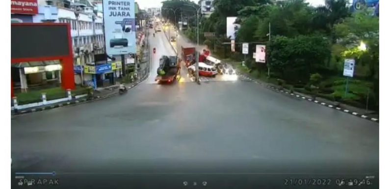 Innalillahi, Truk Kontainer Seruduk Puluhan Pengendara di Lampu Merah, 5 Tewas Puluhan Luka