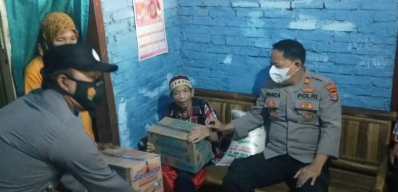 Berbagi ke Sesama, Kapolsek Trimurjo Bantu Warga Disabiltas
