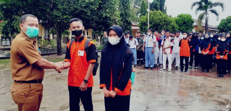 SMKN 1 Seputihagung Lepas 300 Siswa Ikuti PKL