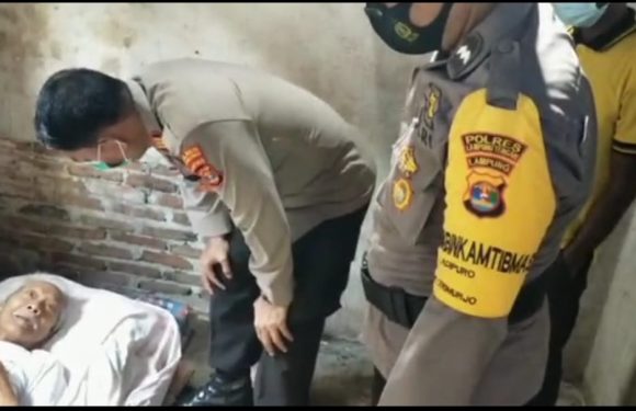 Peduli Kasih, Kapolsek Trimurjo Bantu Sembako ke Warga Lansia