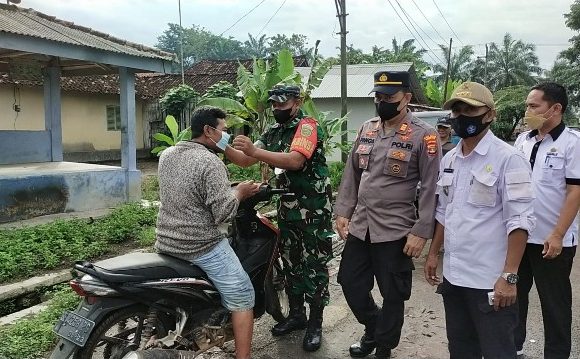 Lurah Adipuro Bersama Tim Gustu Covid-19 Kecamatan Trimurjo Gelar Operasi Yustisi